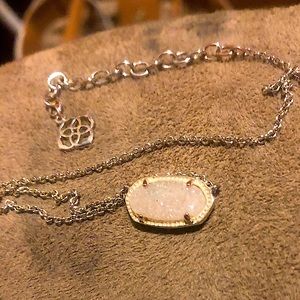 Kendra Scott necklace